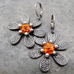 Vintage Inlaid Coral Yellow Colored Stones Earrings Ethnic Silver Color Metal Carving Flower Dangle Earrings for Women Jewelry