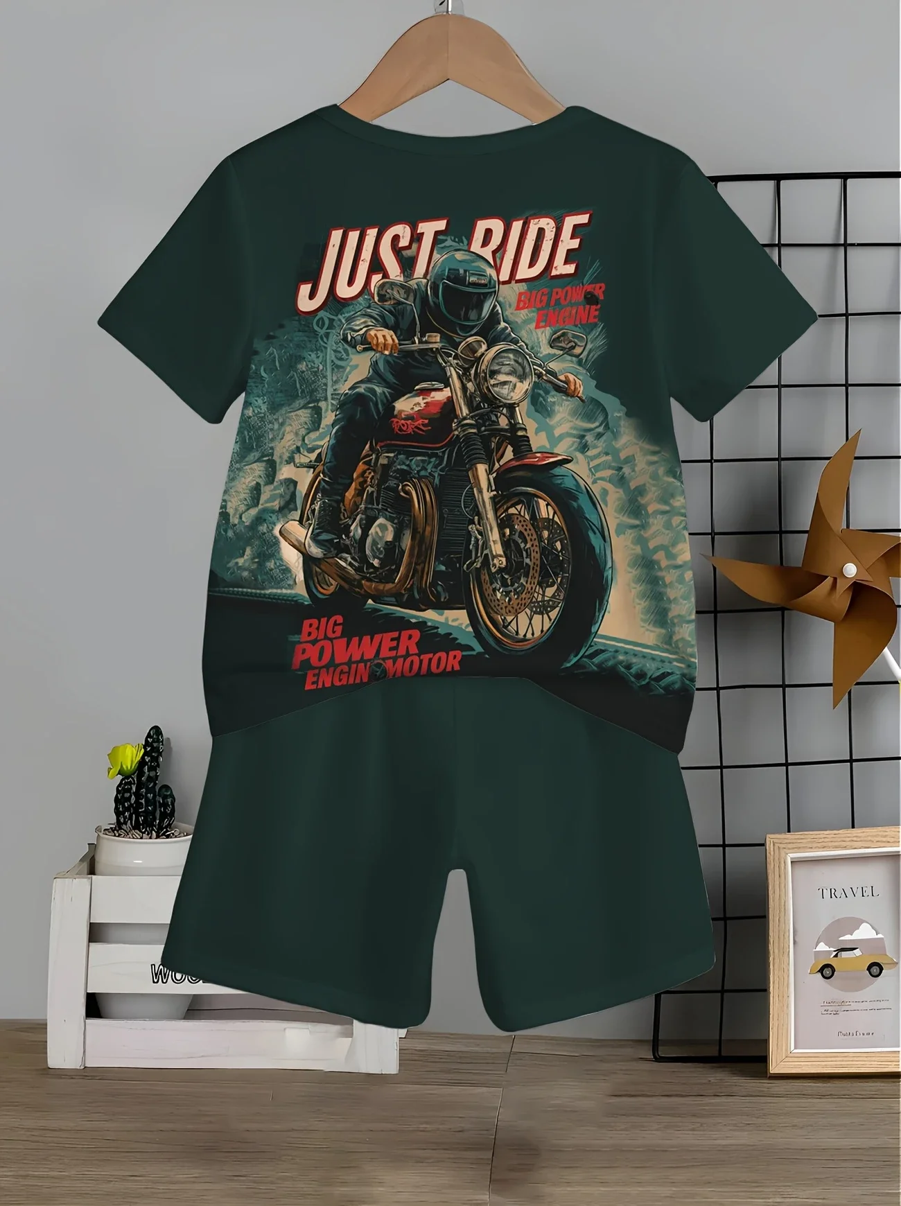 Fashionable 3D Printed Graffiti Pattern Casual Pullover Short Sleeved Shorts T-shirt, Boys' Outdoor T-shirt Shorts Set