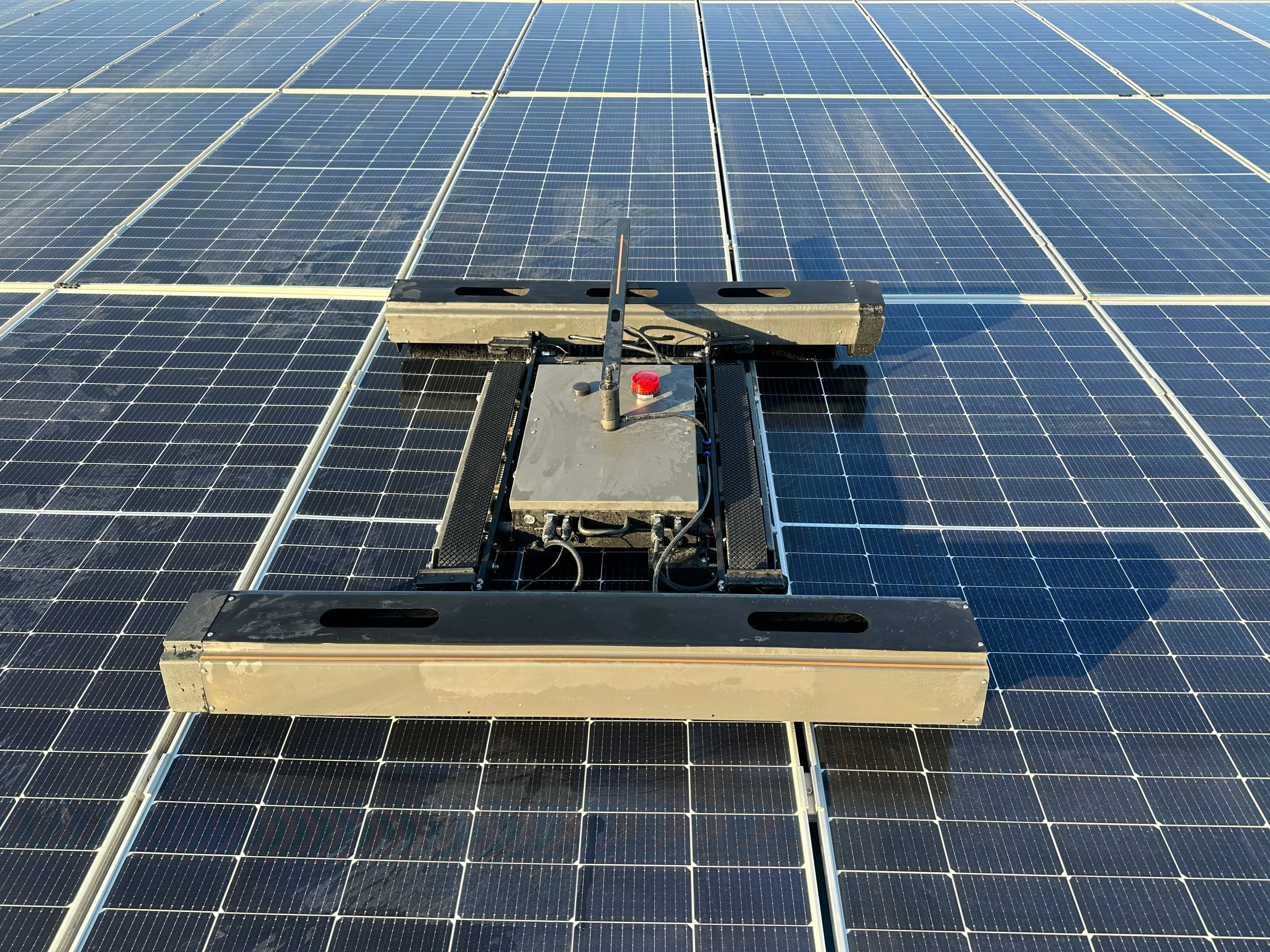 Self Propelled High Efficiency Solar Panel Cleaning Robot