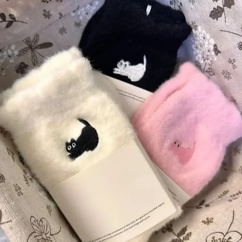 3 Paar Premium-Feeling-Socken mit süßer Katze, gemütlichem, haarigem Nerz-Samt, Herbst-Winter-Strumpfwaren, verdickter Plüsch, warmer Schlaf, flauschige Socken für zu Hause – Detail 1