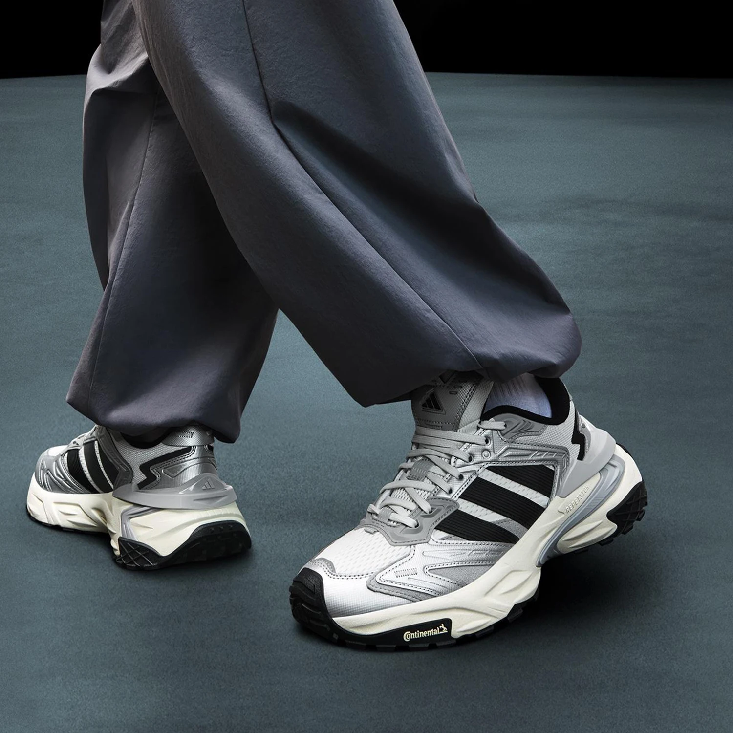 

Оригинальные мужские и женские спортивные кроссовки Adidas XLG STORM EDGE JS0059