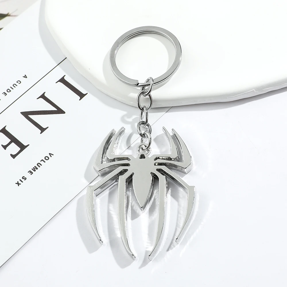 Spider-Man Metall-Schlüsselanhänger, modischer, schlichter Superhelden-Schlüsselanhänger, Unisex-Auto- und Rucksack-Deko-Accessoire für Fans – Detail 2