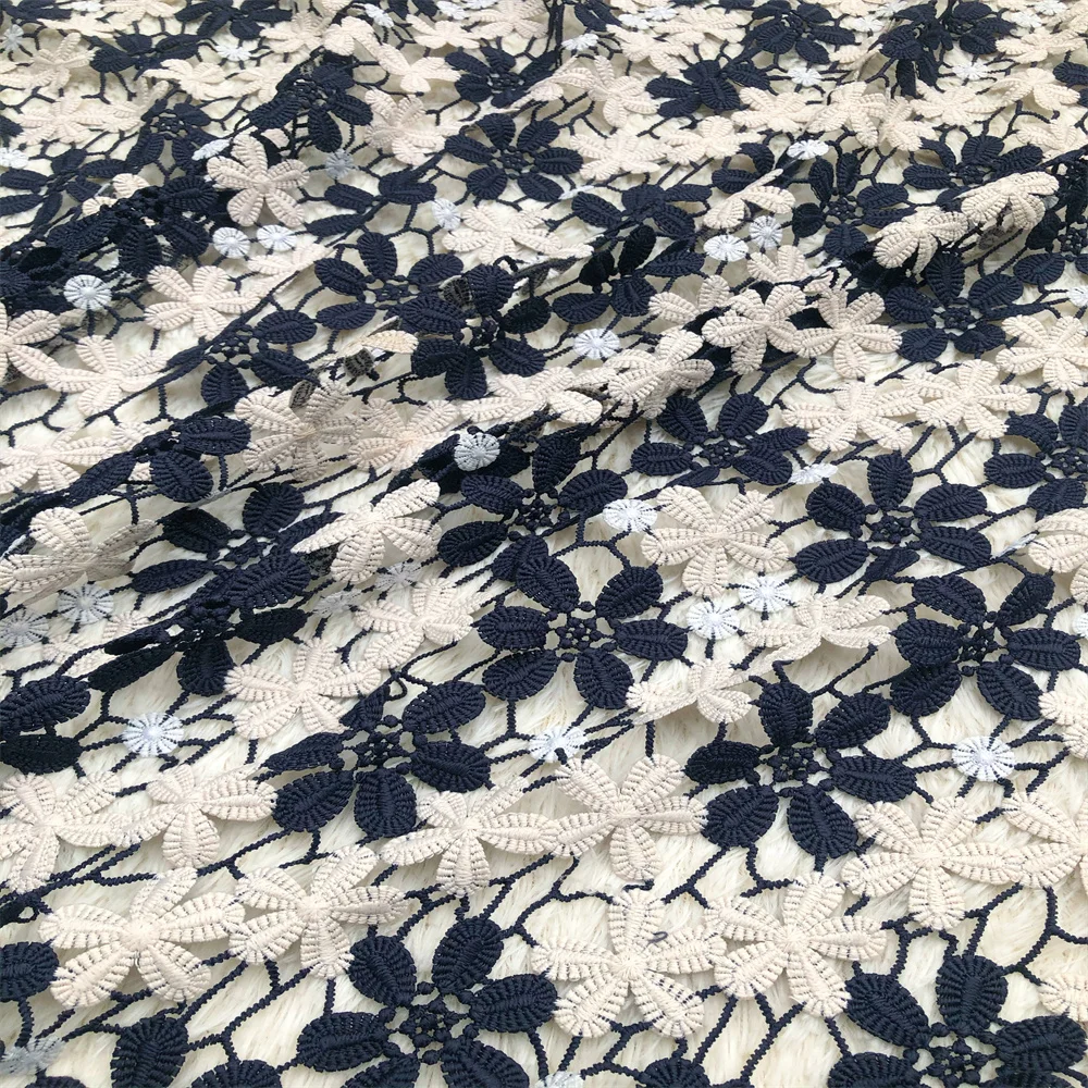 Neuer Stil Nigerianischer Spitzenstoff 2026 Hochwertige Wasserlösliche Bestickte Modische Weiche Spitze 5 Yards – Detail 9