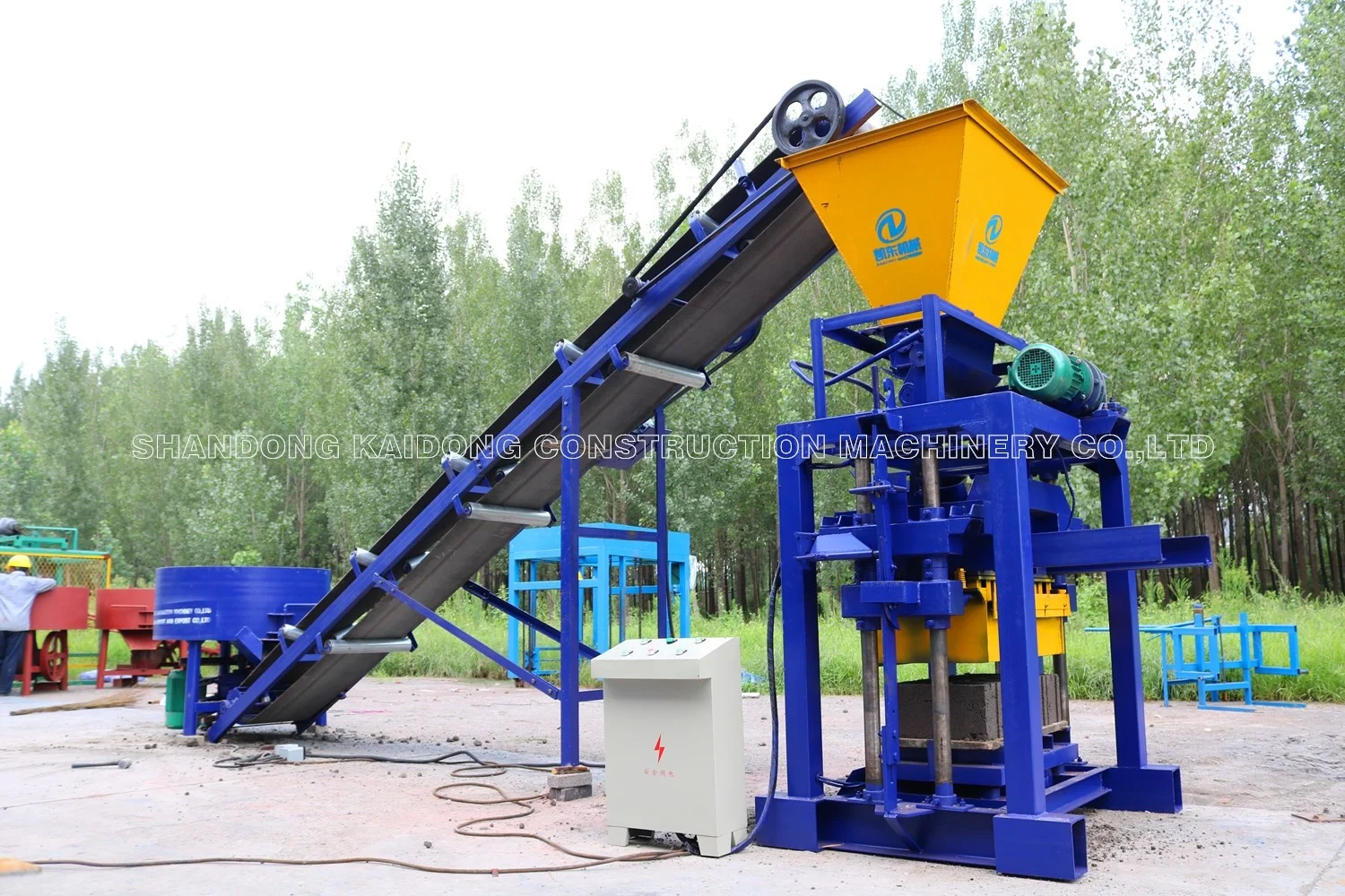 Kaidong QT4-35B Hollow Block Making Machine Concrete And Cement Brick Producer Small Block Moulding Machine Brick Block Machine