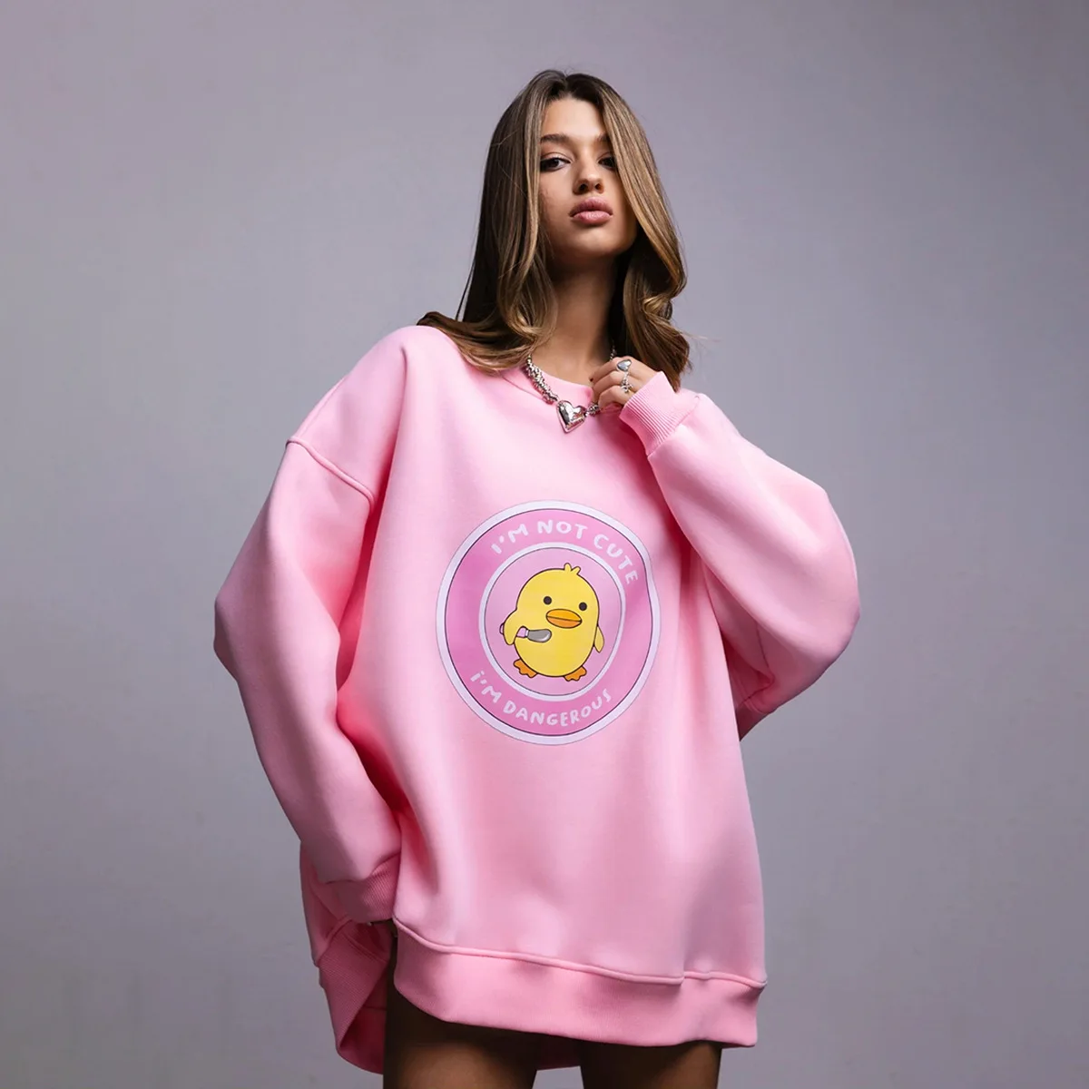 

Толстовка с капюшоном с принтом утки, женский пуловер с круглым вырезом и графикой букв, Новое поступление осени 2025, спортивный стиль