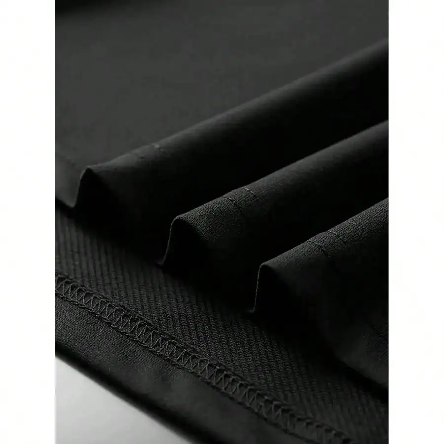 Koszulka z napisem \"I Wear Blue for My Son Autism Awareness\" - Żywy wzór z kawałkiem puzzle i sercem, luźny krój, okrągły dekolt.