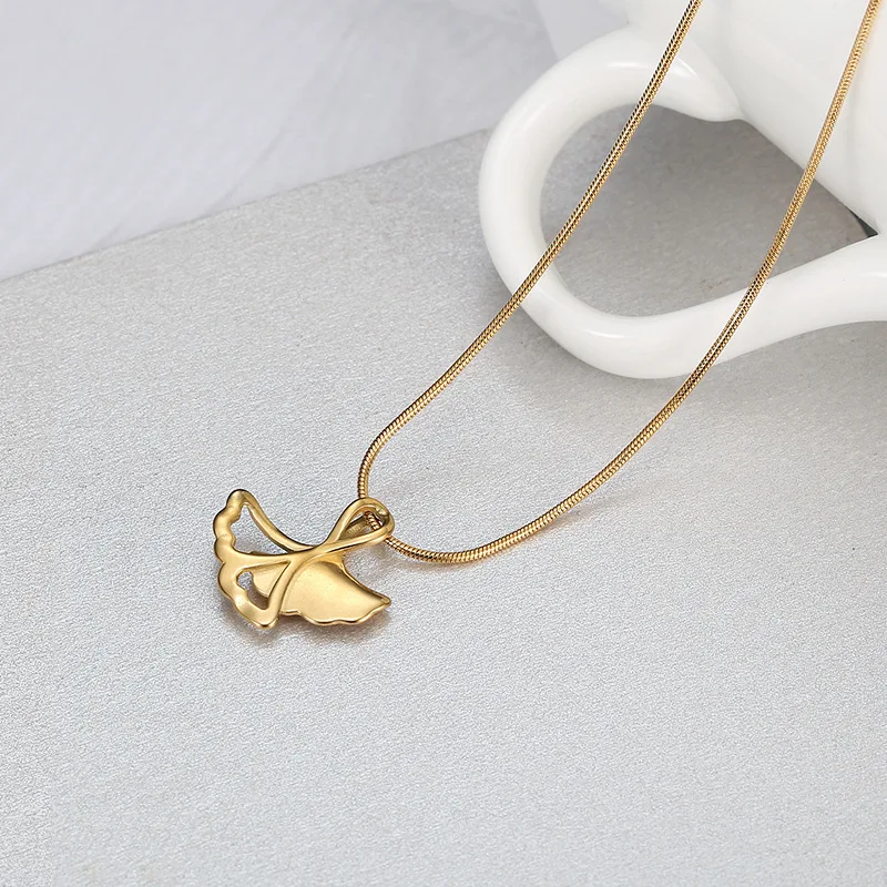 Fashionable luxurious minimalist design gingko leaf pendant necklace women's trendy stainless steel accessory collarbone chain