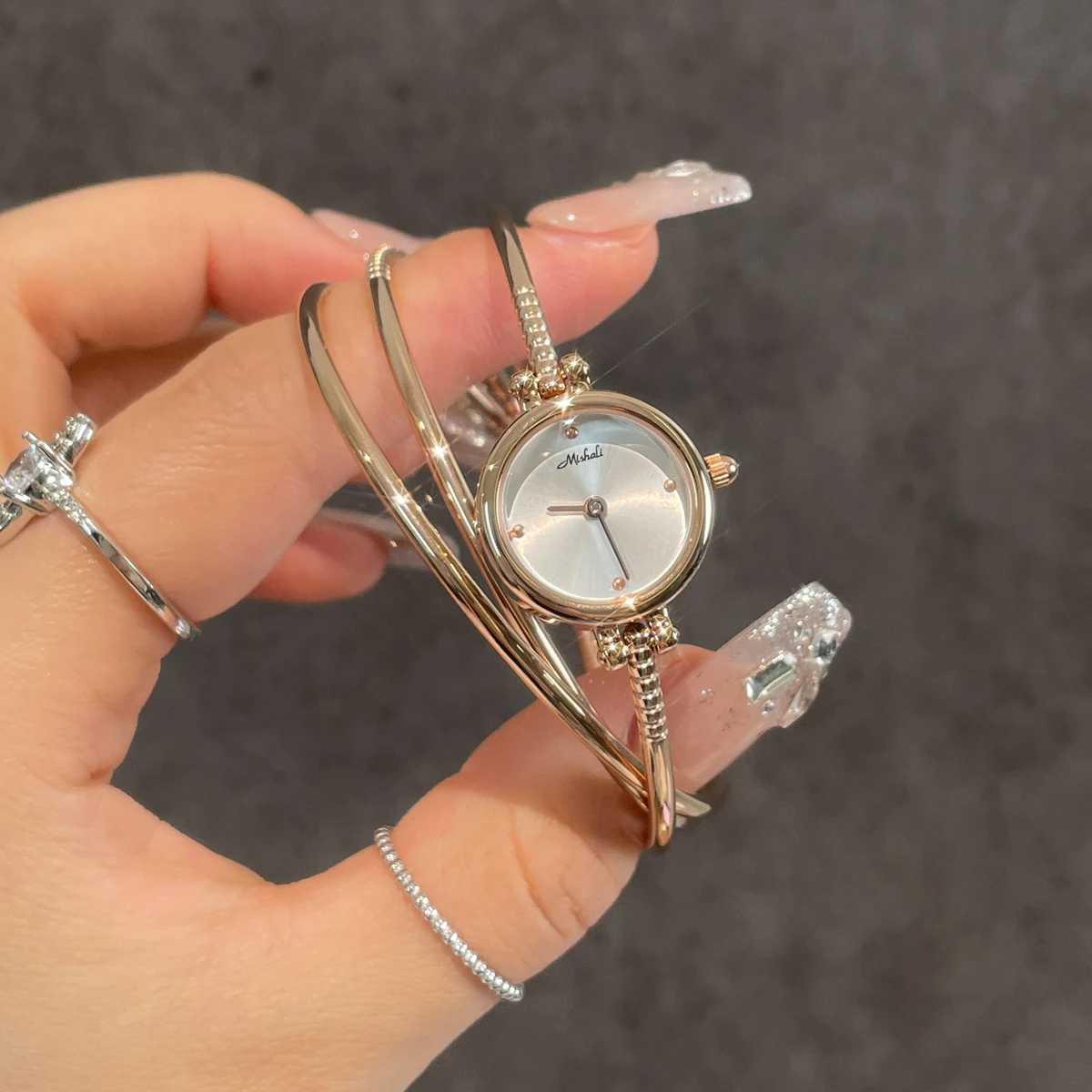 New women's watch, high-value women's wristwatch brand, gift for ladies, bracelet style, small and exquisite women's watch.