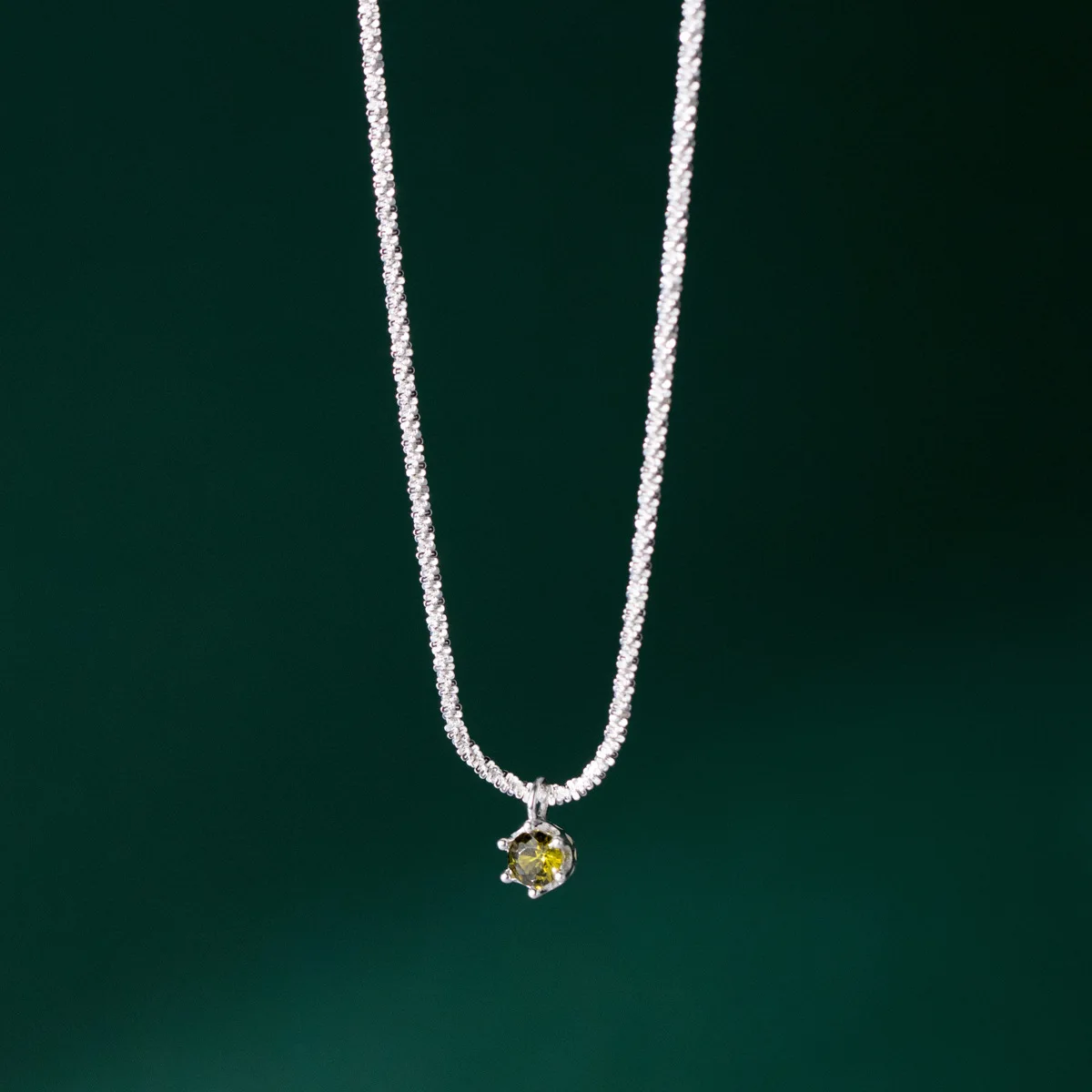 TOYOOSKY  100%S925 Silver Korean Edition Simple Single Diamond Sky Star Necklace Green Diamond Small Fresh Women's Neck Jewelry