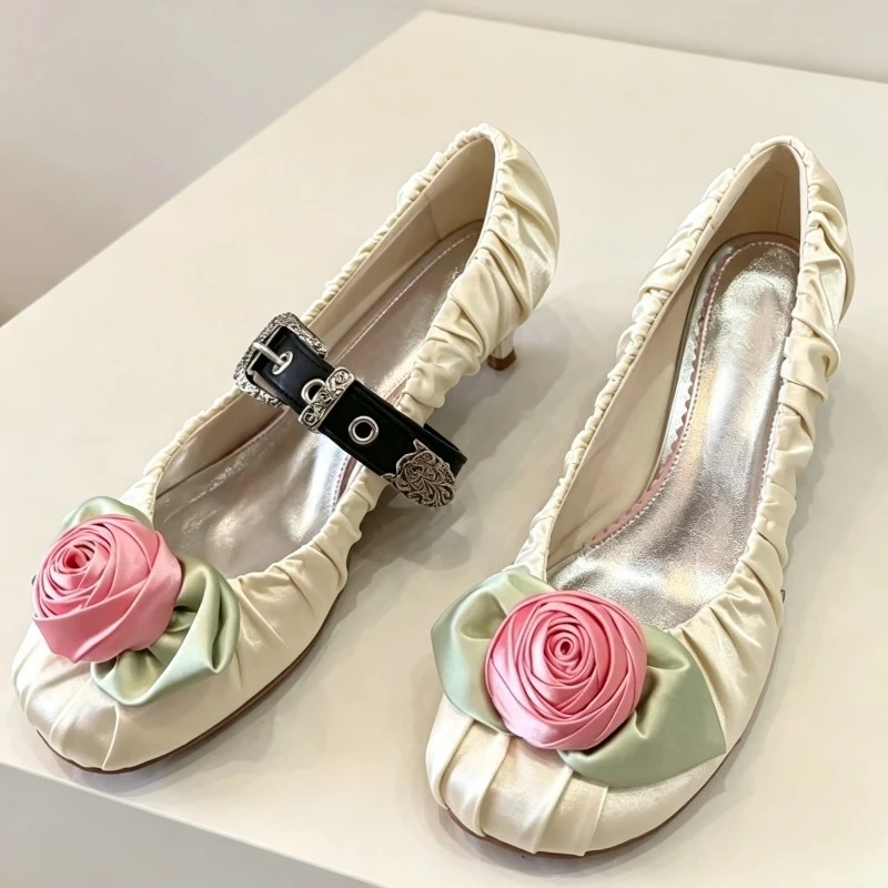 Pleated Flower Details Satin Ballet Shoes Women Metal Belt Buckle Round Toe Pumps Autumn Footwear Sweet Heels Designer Shoes