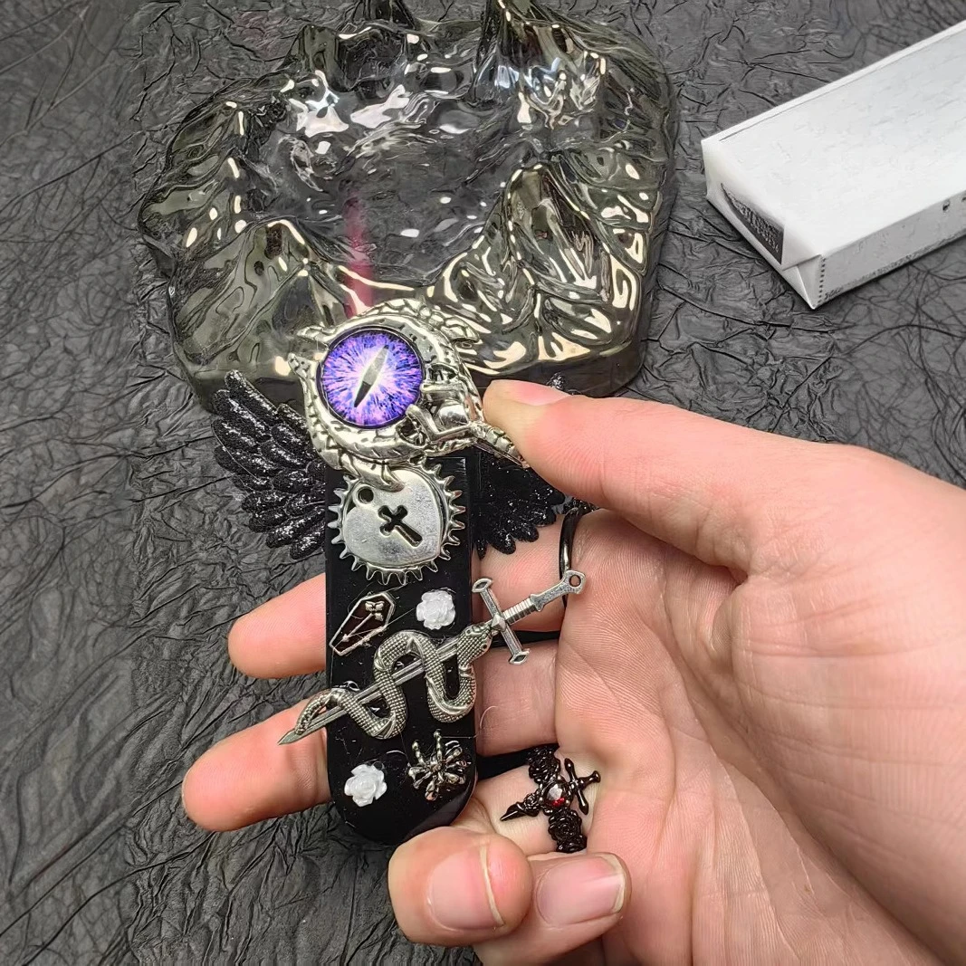 ไฟแช็กกันลมสุดหรูทันสมัย พกพาสะดวก ของขวัญชิ้นเล็กๆ ที่สร้างสรรค์และมีเอกลักษณ์