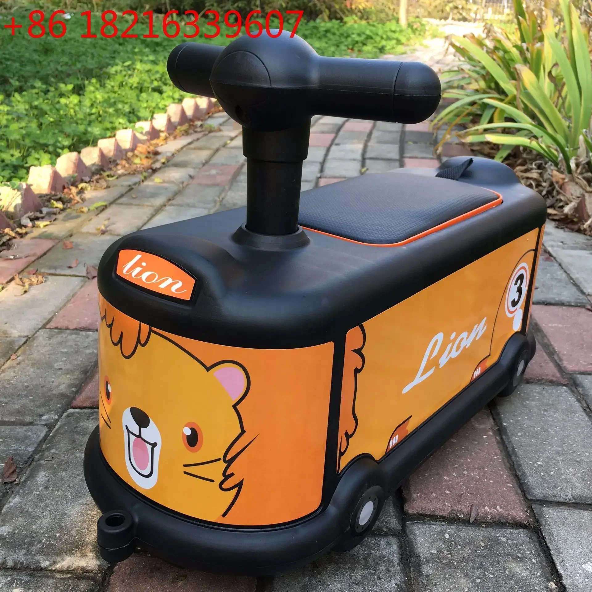 Kindergarten giveaway toys, Korean children's twisting car scooter, four-wheel universal silent wheel walker