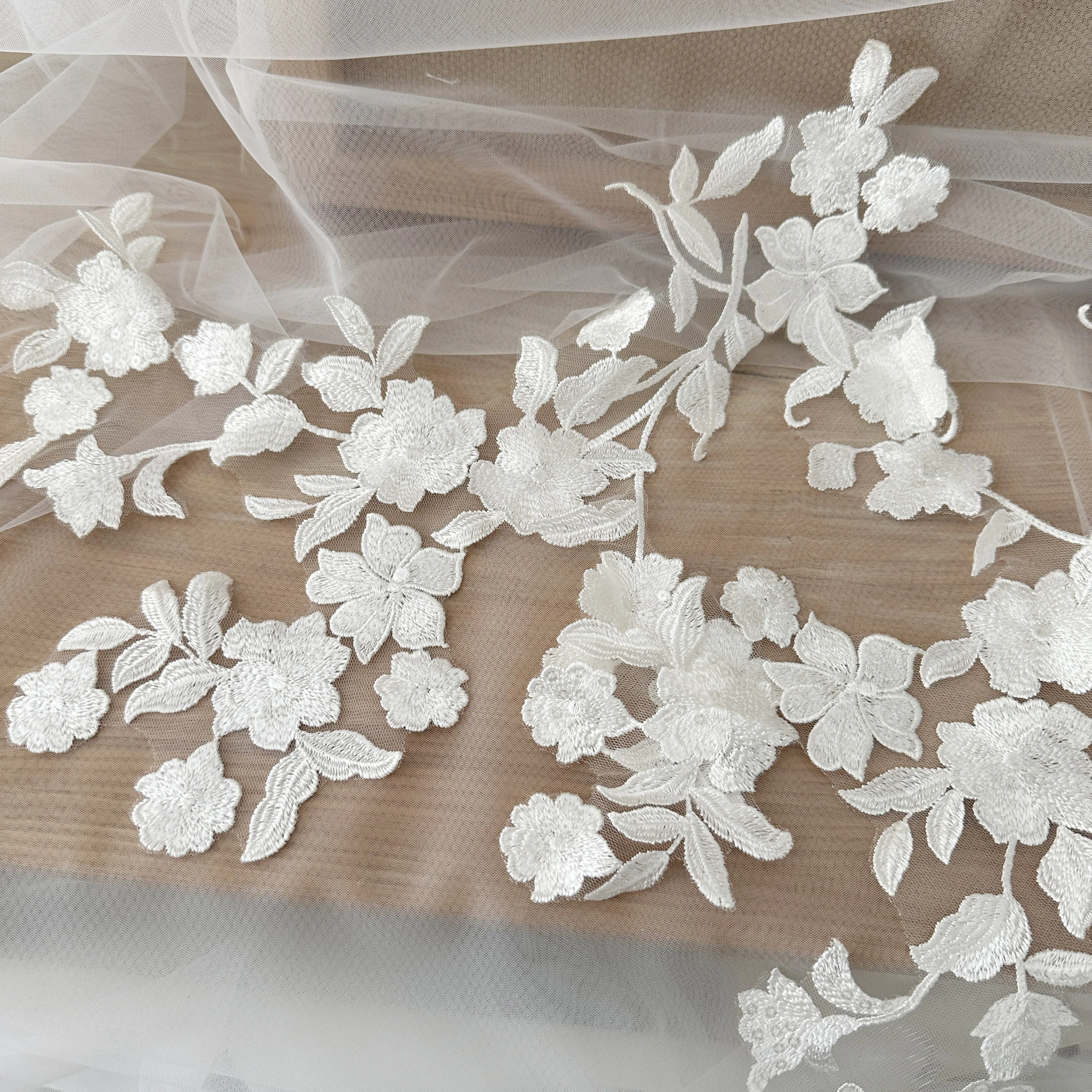 High Quality Flowers Leaves Pattern Sequins Lace Patch Embroidery Ivory Color Sewing on 1 Pair