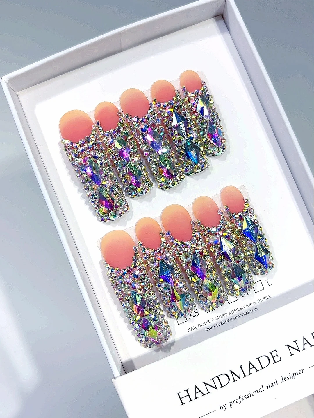 Gebogen nagelvorm Druk op nagels Volledig iriserende strassdetails, naaktbasis nepnagels (015)