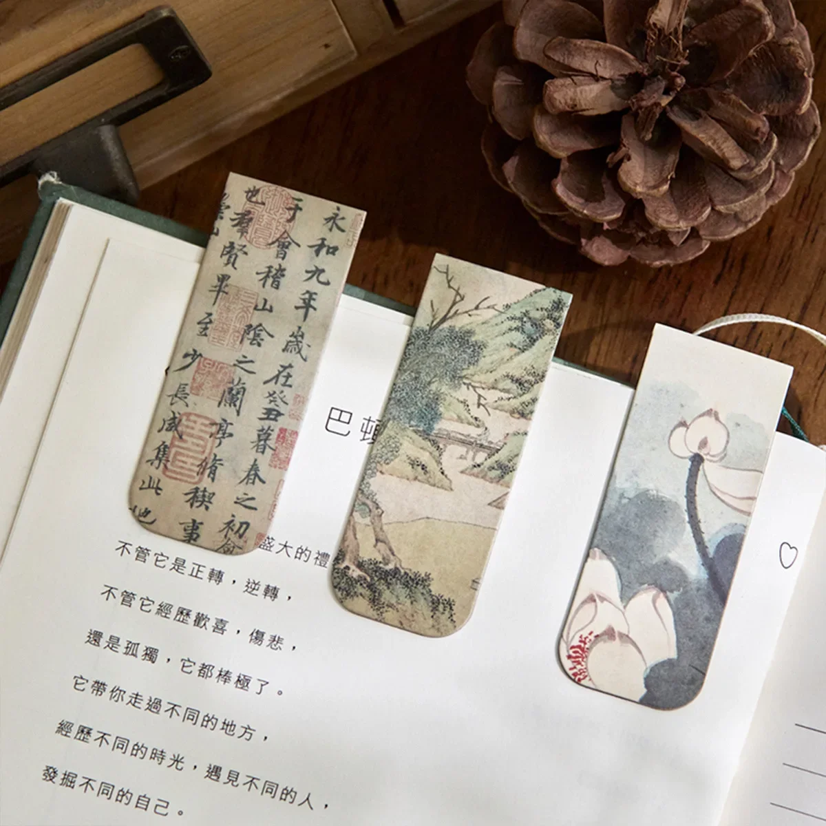 4 pcs Creative Retro Style Art Magnetic material Bookmark for Pages Books Readers Children Collection