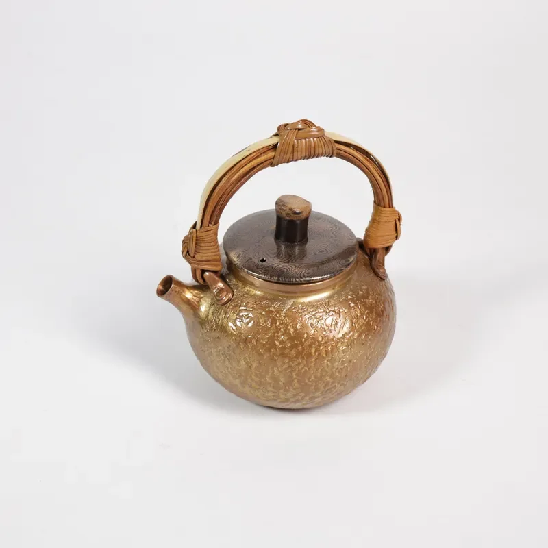 Classic Design Kettle for Gas Stove Teapot Cup Set Moderate Size Strong Lid Compatibility Prevents Water Stains on Surface