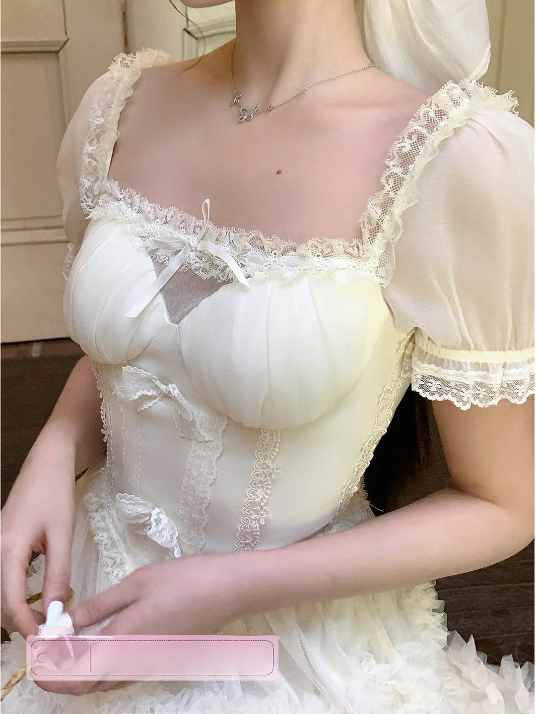 

Pure Desire Heavy Embroidery Lace Top Short Sleeve Court Style Sweet Girl Feel Ice Ice Came Flower Bride Bubble Sleeve Polyes...