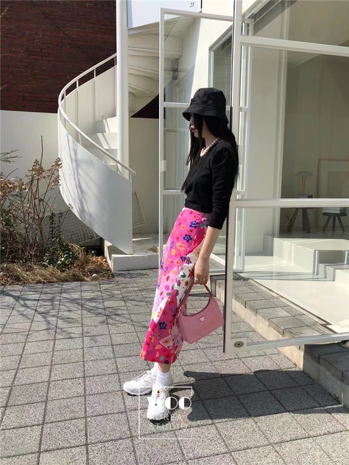 กระโปรงมิดิพิมพ์ลายอ่อนเยาว์ เอวยางยืด ทรงเอไลน์ ลายดอกไม้เล็กๆ หลากสี กระโปรงผู้หญิงอเนกประสงค์