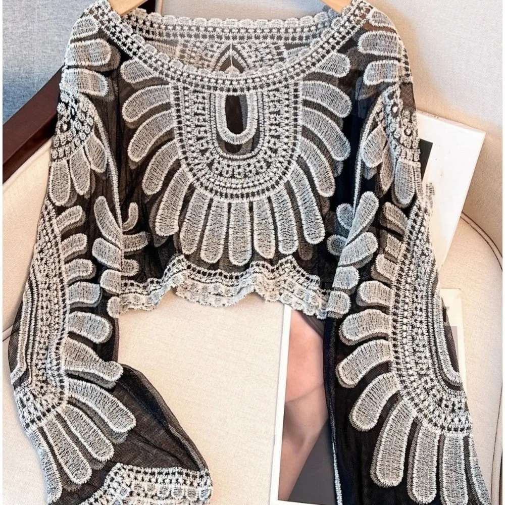 Lace Embroidery Sunscreen Cover Up Transparent Long-Sleeved Cover Shirt Round Neck Beach Short Sheer Top Spring And Summer