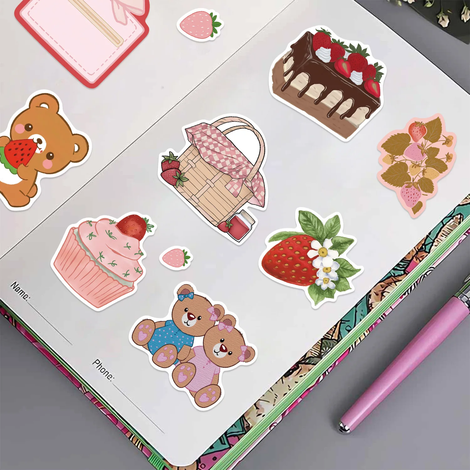 8/24 قطعة ملصقات الفراولة الكرتونية الكورية DIY بها بنفسك دفتر القرطاسية الزخرفية الأطفال مكافأة ملصقات مقاومة للماء