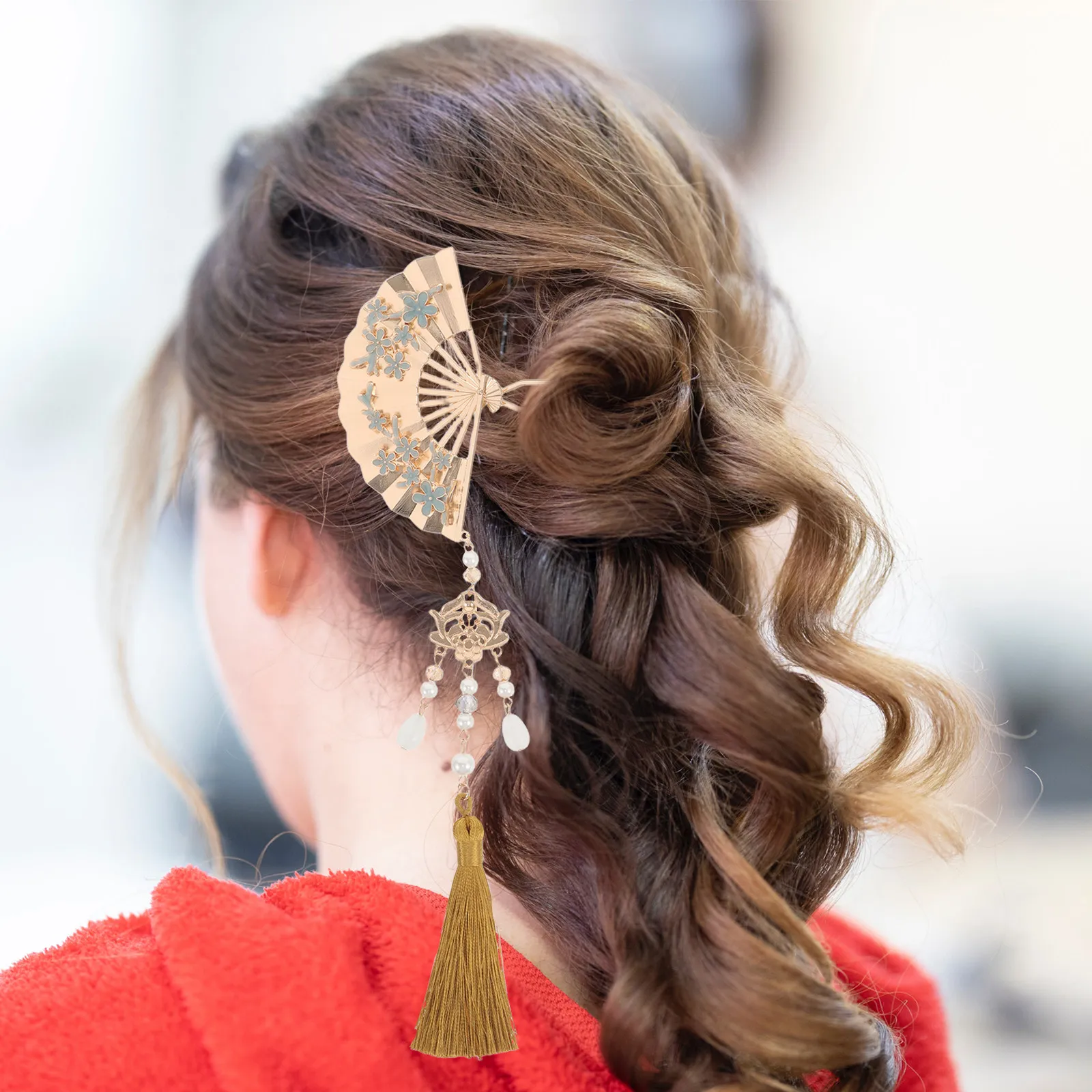 

Elegant Chinese Style Fan Shaped Hairpin with Golden Accents Floral Tassels Metal Handmade Updo Hair Stick for Wedding Banquet