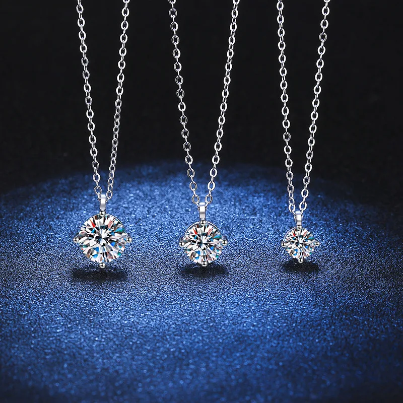 18K white gold and platinum PT950 moissanite necklace 50 points 1 carat simple four-claw moissanite clavicle chain