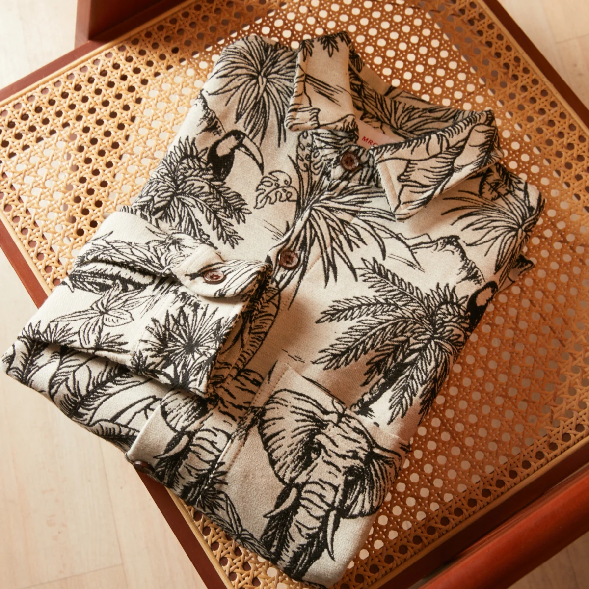 

Trendy Long Sve Men's Casual irt Floral Print OZ ape Thi Stand Fit Autumn New Arrival Faionable Top