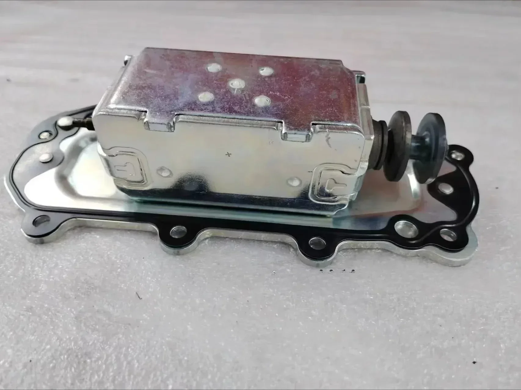 

hot sale 0501.328.597 0531 328 597 Selector Actuator for ZF TRAXON 12TX2621TD 12-speed Automatic Transmission Parts