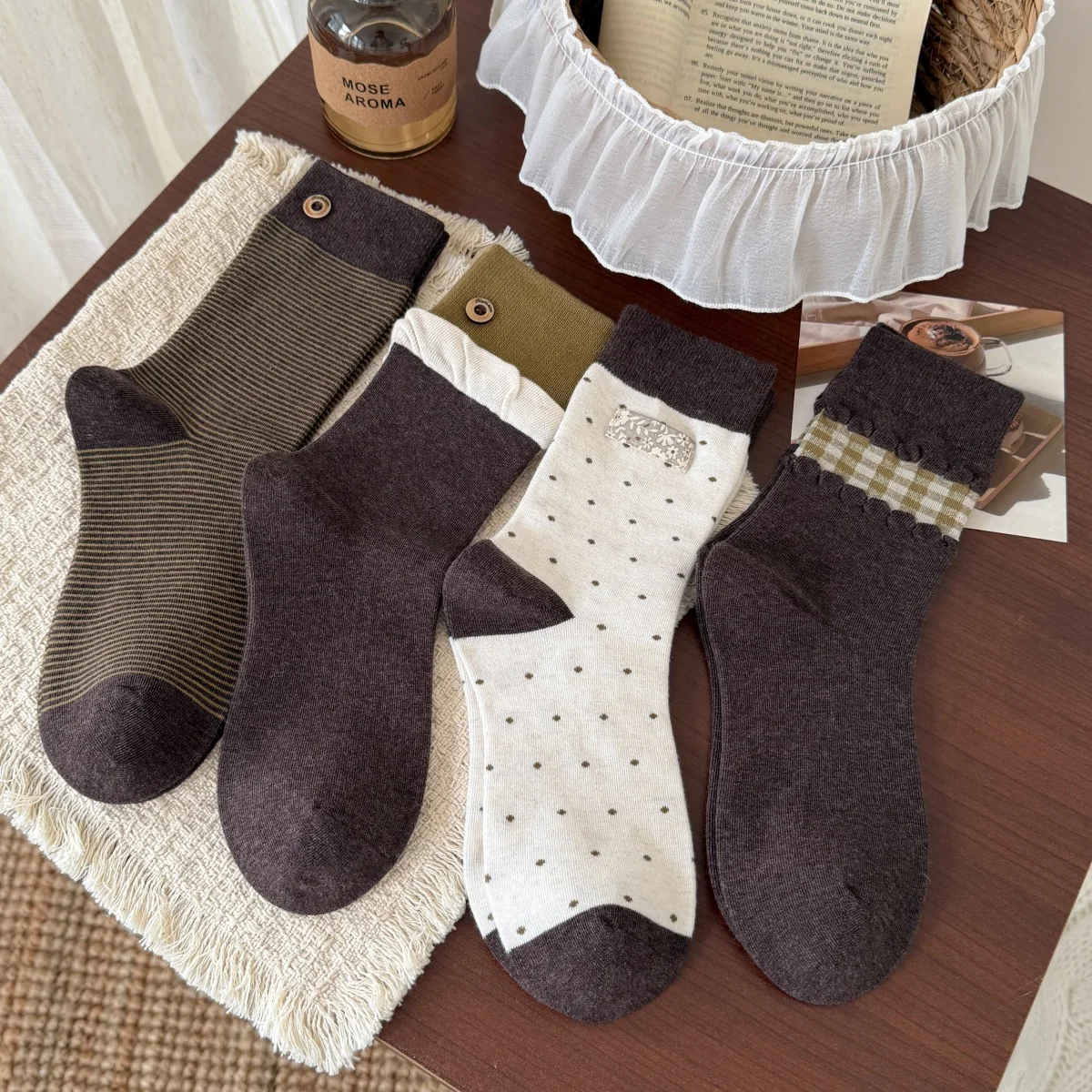 Retro Maillard Mid-Calf Socks for Women Autumn Winter Korean Style Button Versatile Mary Jane Socks Women Cotton Socks