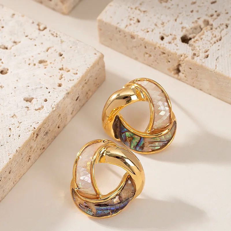 Elegant and exquisite small fragrance dripping oil natural abalone earrings women's light luxury niche high-end commuter earring