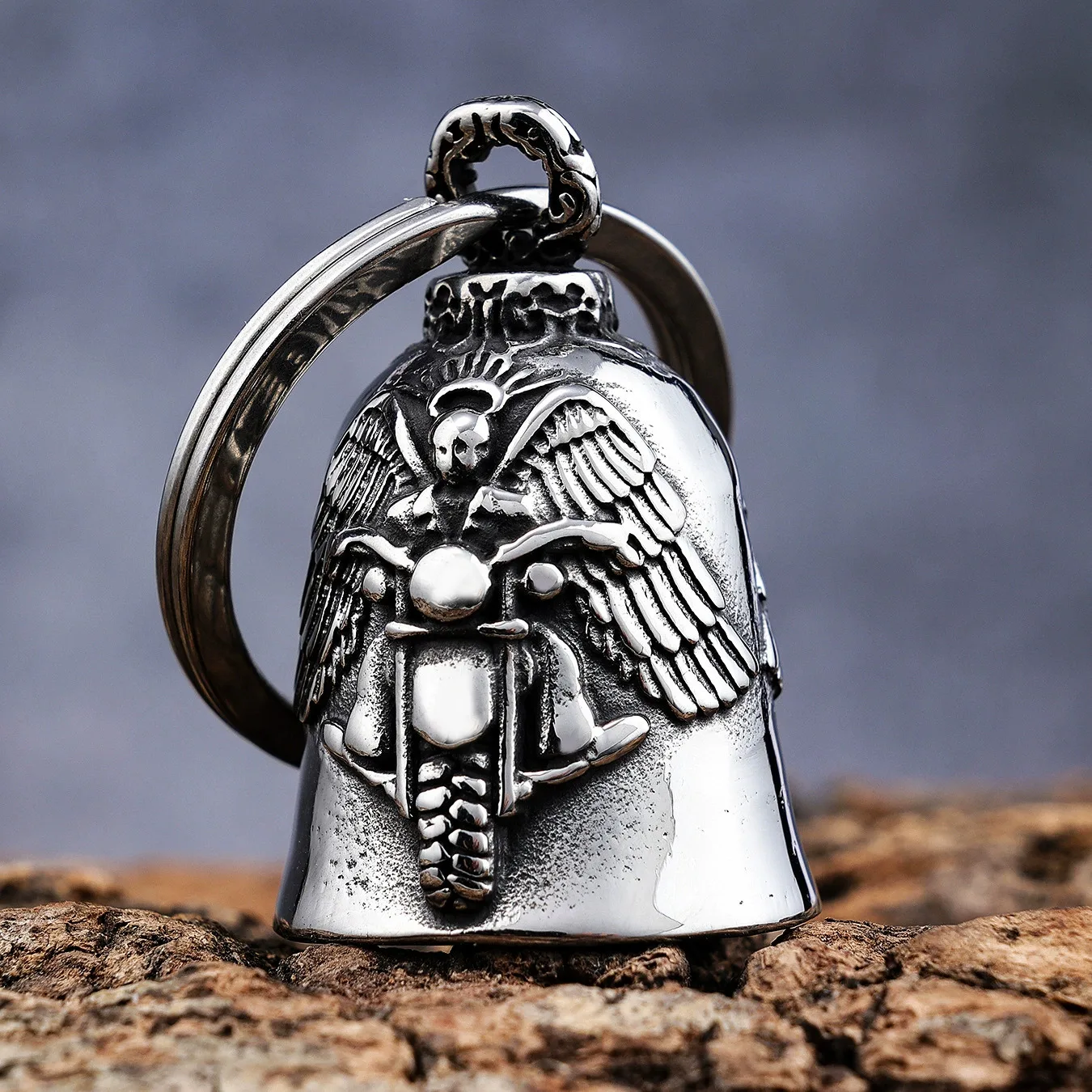 LLavero de campana de la suerte, alas de Ángel cruzadas Vintage, paseo en motocicleta, Punk, motocicleta, Rock Boy, amuleto de fiesta, joyería de exorcismo