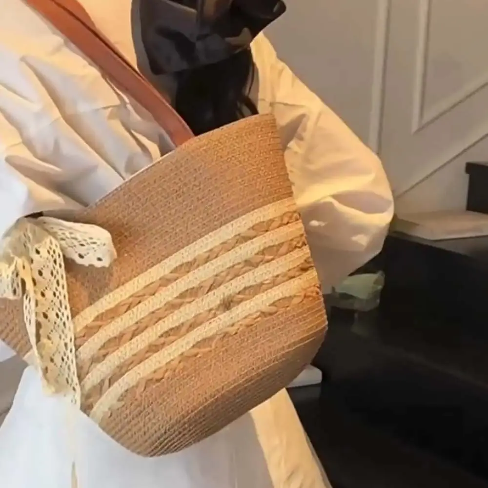 トレンディな甘い織トートバッグ通気性シルクリボンストライプわらハンドバッグカーキベージュ夏のビーチバッグ春