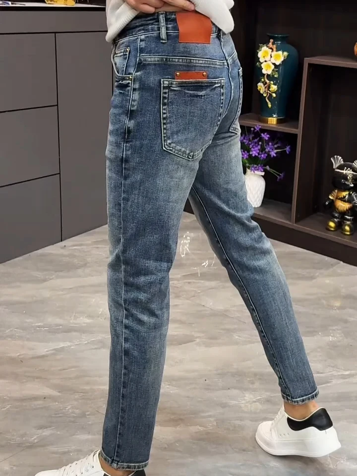 

Высококачественные мужские джинсы: новая весенняя коллекция, модные, стильные, с эффектом потертости, зауженный крой, повседневные, деловые, крутые, со средней посадкой, на молнии