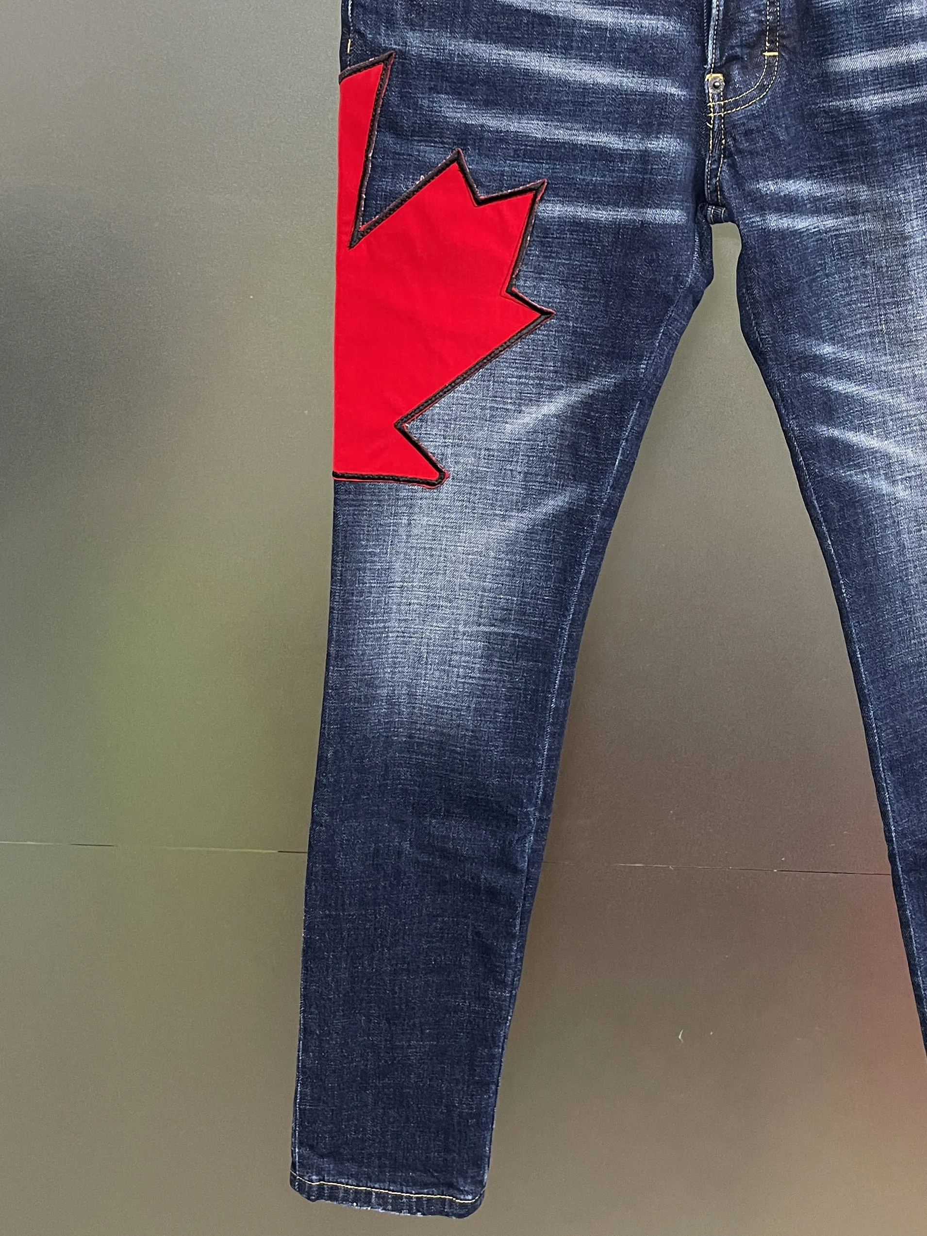 2024 Spring/Summer New D2 Jeans for Men, Washed, Worn, Patched, Painted, Splashed, Blue, Slim Fit, Straight Tube