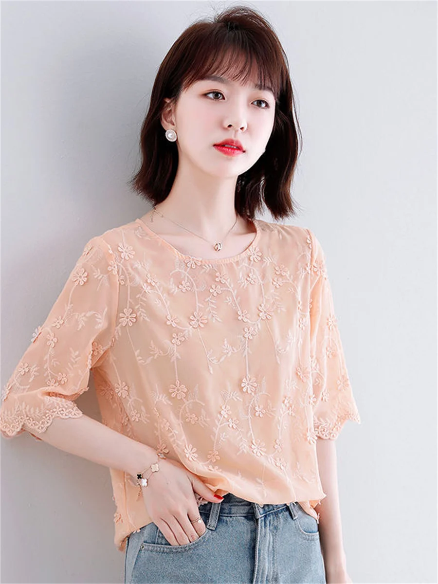 

Woman Summer Style Blouses Shirts Lady Casual Short Sleeve O-Neck Lace Decor Blusas Tops ZZ1544