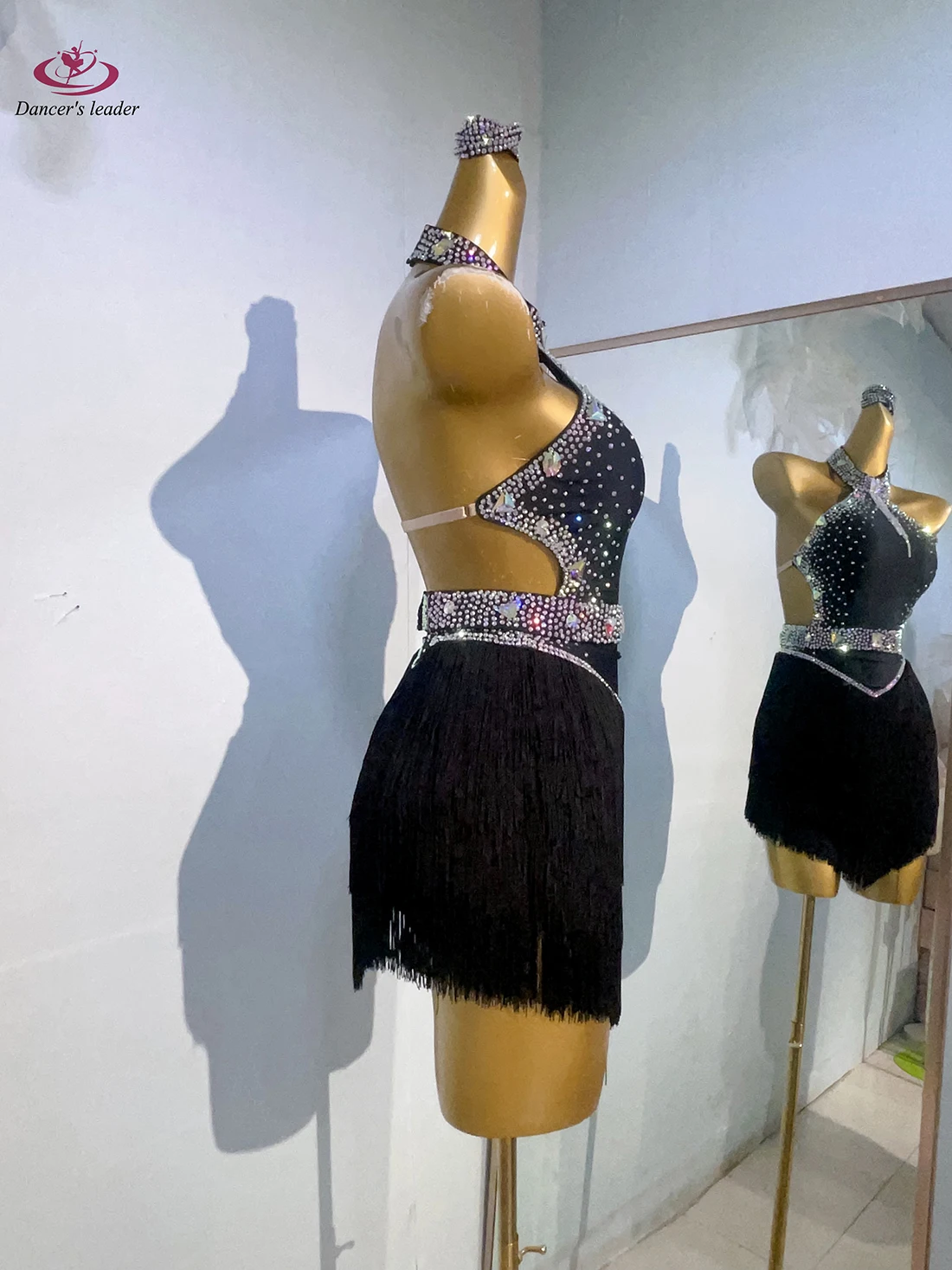 Costume de danse latine avec strass, vêtements pour femmes, haut de gamme, personnalisé, grande jupe à franges dos nu, robe à fleurs, robe de spectacle Samba
