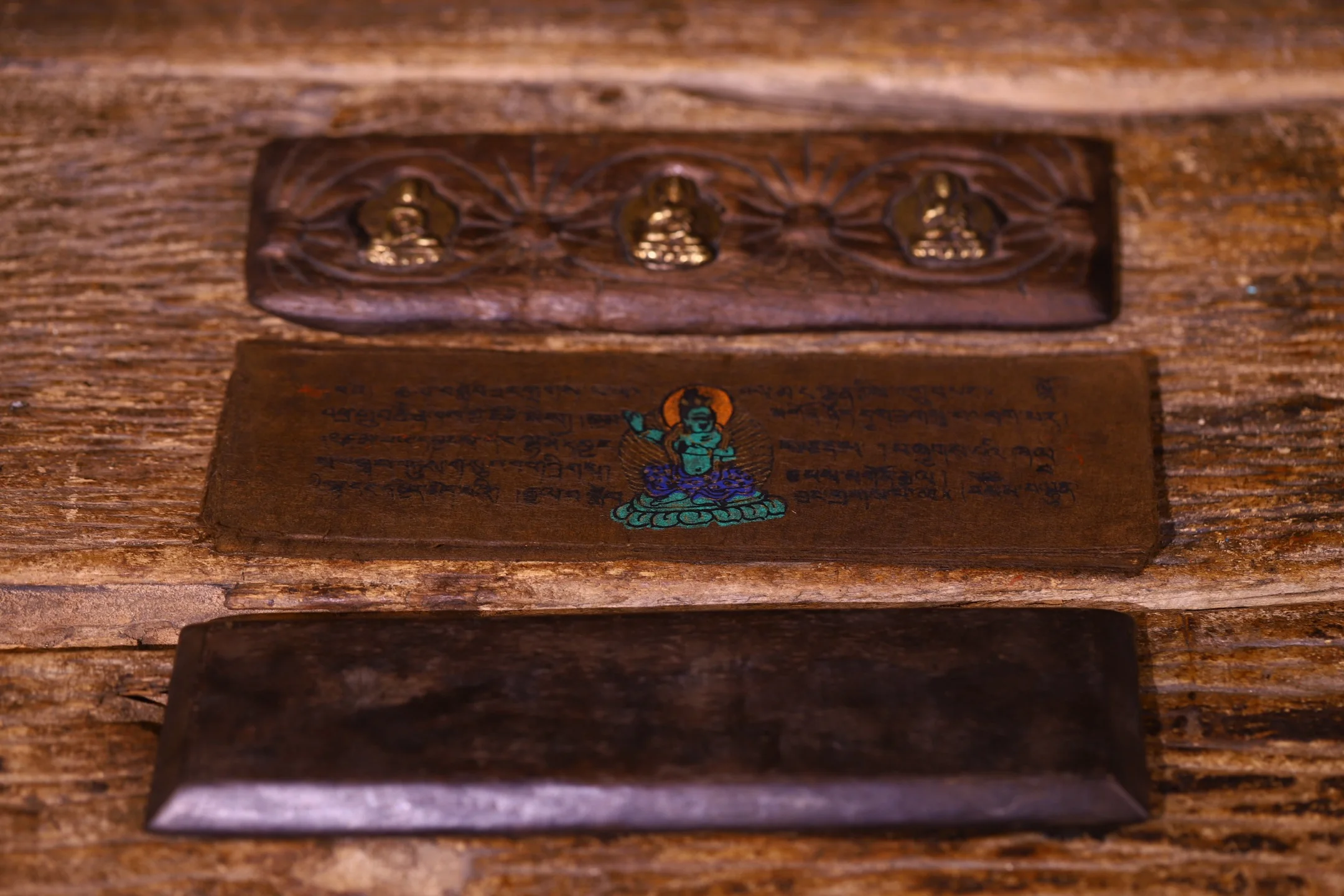 Old Bodhi Root Mosaic Brass Buddha Hand drawn by eminent monks Old Scriptures Recite scriptures Town house Exorcism