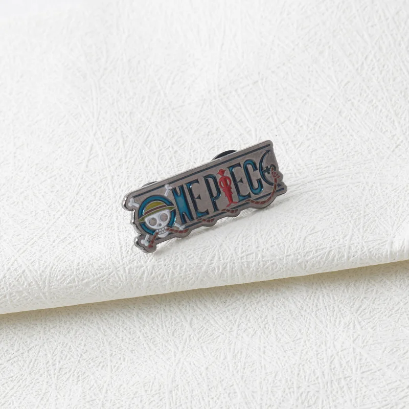 One Piece Surrounding Luffy COS Brooch Straw Hat One Piece Brooch Solon Skull Metal Cartoon Pin Badge