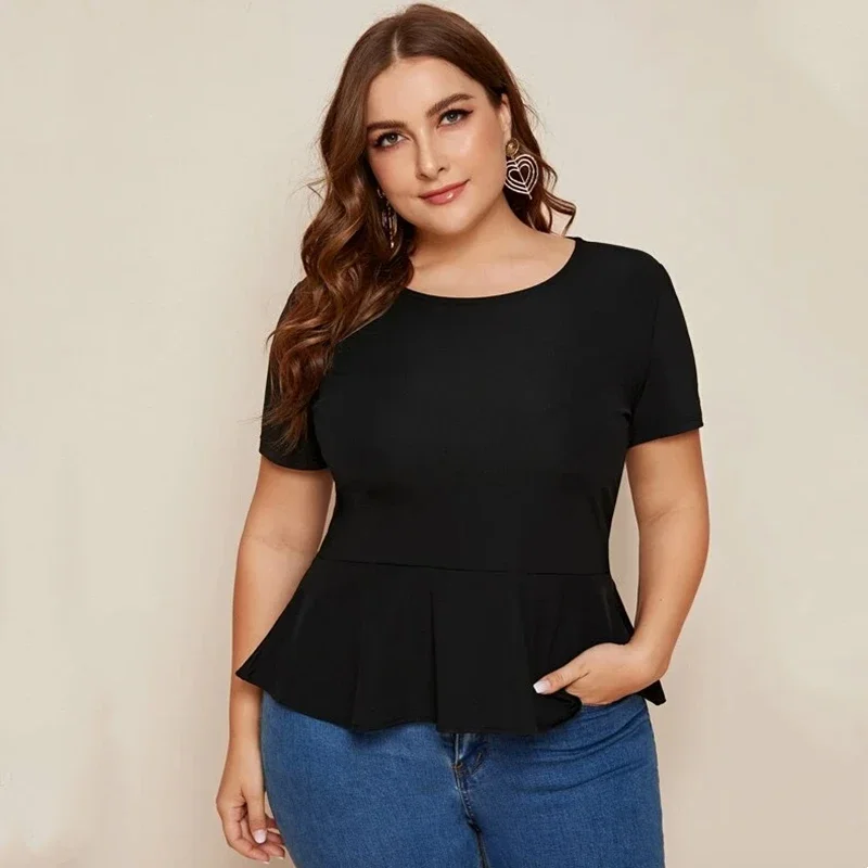 Camiseta de manga curta feminina, top monocromático, tamanho grande, bainha de plissado, elegante, verão, casual, costas fechadura, blusa preta, feminina, tamanho grande