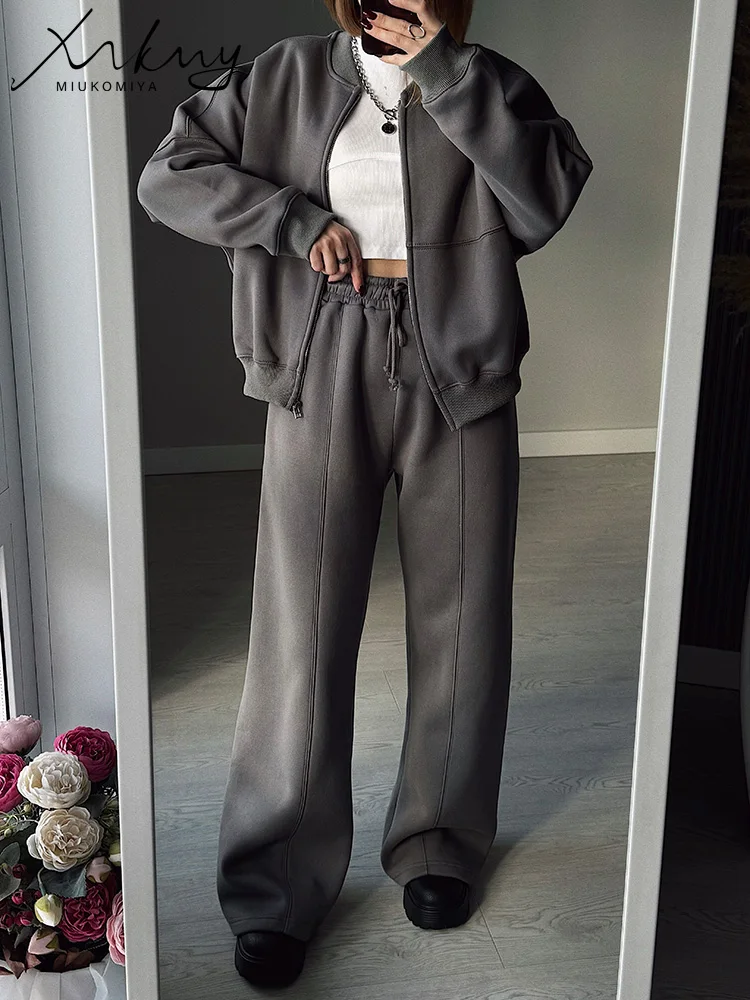 ชุดวอร์มสำหรับผู้หญิง ชุดเซ็ทกางเกงขายาวสำหรับฤดูหนาว 2 ชิ้น เสื้อแจ็คเก็ตซิปผ้าฟลีซหนาและกางเกงขายาว ชุดวอร์มกำมะหยี่สำหรับผู้หญิง