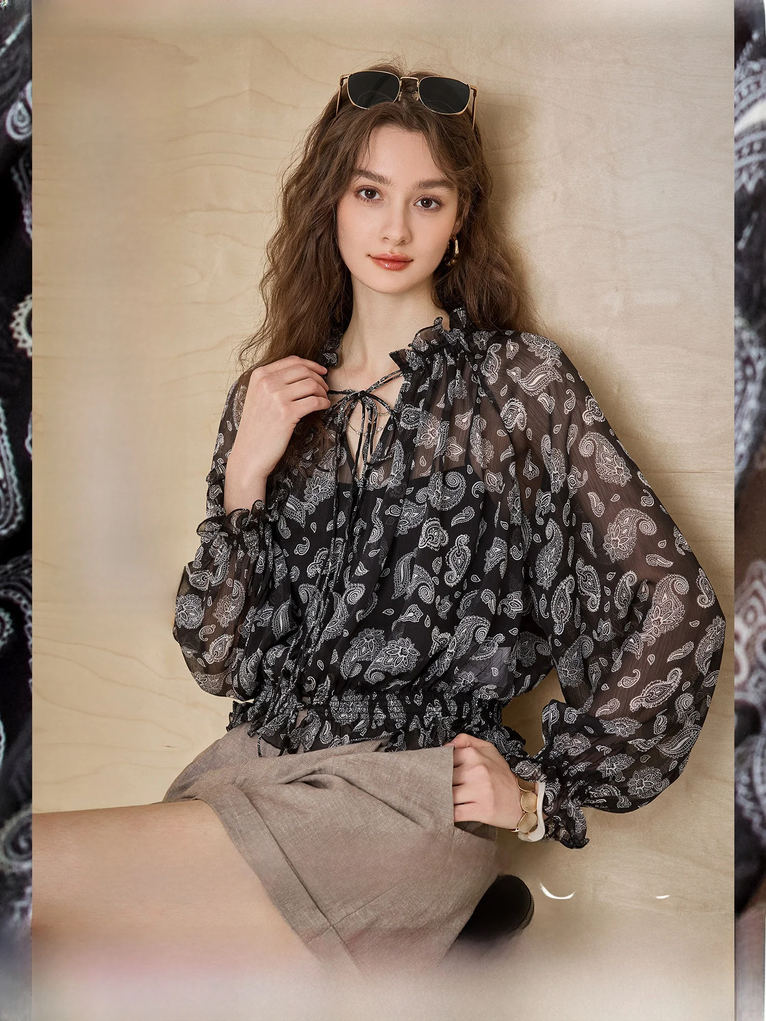 

High Quali Pumpkin Valley Paisley irt Series V Ne Long Sve Casual Sle Faionable Meticulous Walnut Pattern Blouse