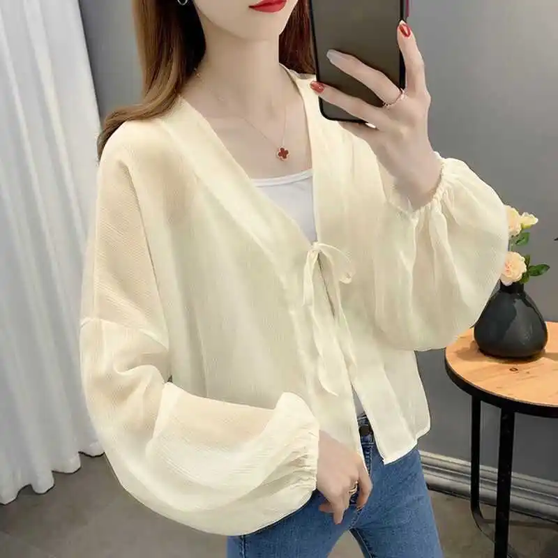 เสื้อคลุมชีฟองกันแดดสำหรับฤดูร้อน หรือเสื้อคลุมบางเบาแบบมีแอร์ ใช้ได้หลากหลาย สไตล์แฟรี่ คลุมไหล่สำหรับชุดเดรส