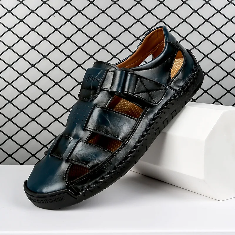 

2025 New Men's Handmade Leather Sandals Flat Sandals Fashion Men's Suitable for Beach Vacation Summer Brown Non-slip Sandals