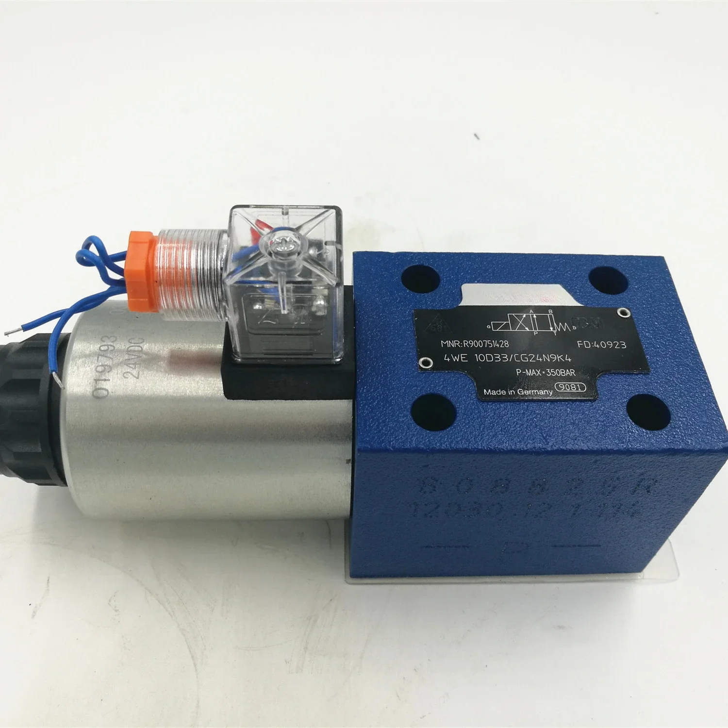 

Solenoid Valve 4WE R901278760 4WE10D50/EG24N9K4/M Directional Valve Hydraulic Valve