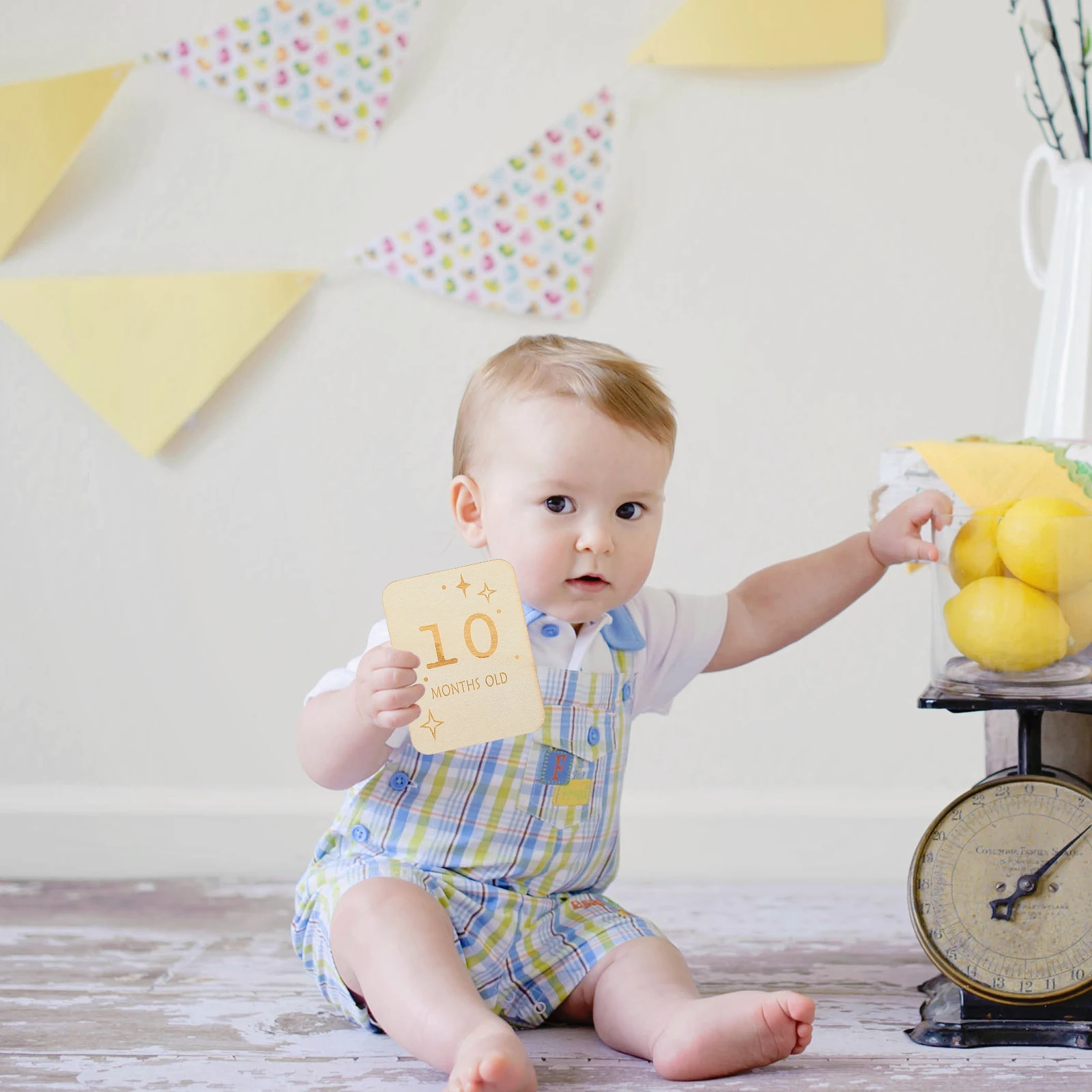 

12Pcs Natural Wooden Slices Baby Growth Milestone Cards Durable Photo Props For Newborn Monthly Commemoration