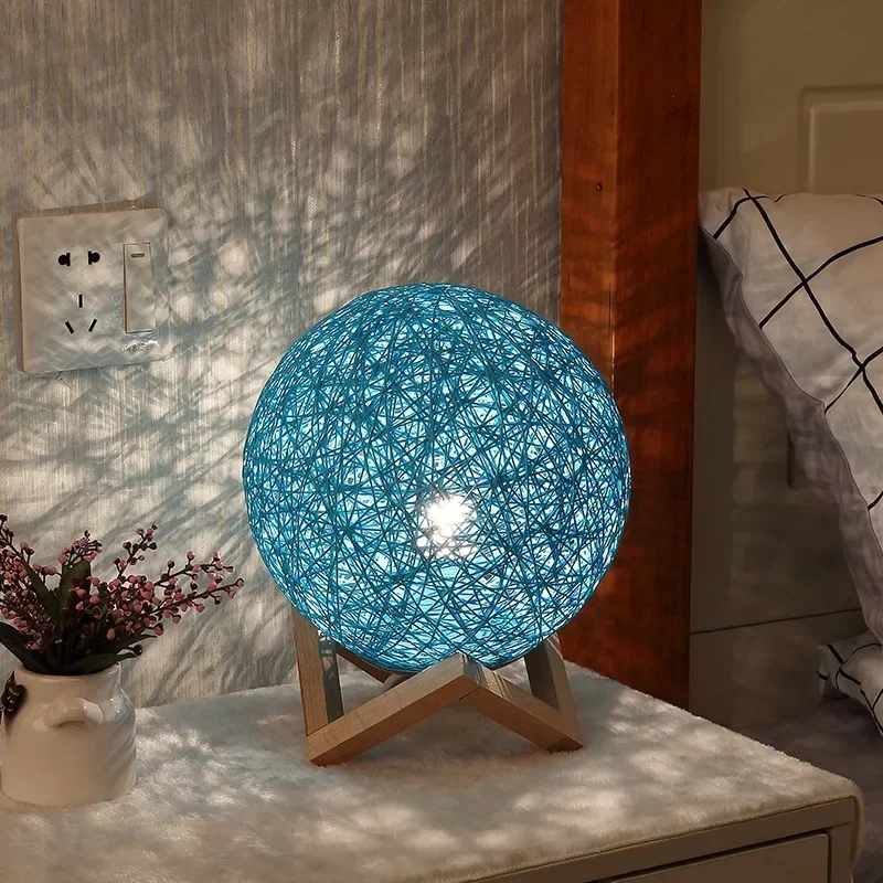

Homestay Tengqiu LED night light, starry sky projection, moon creative gift, Nordic USB desk lamp, bedroom headboard decoration