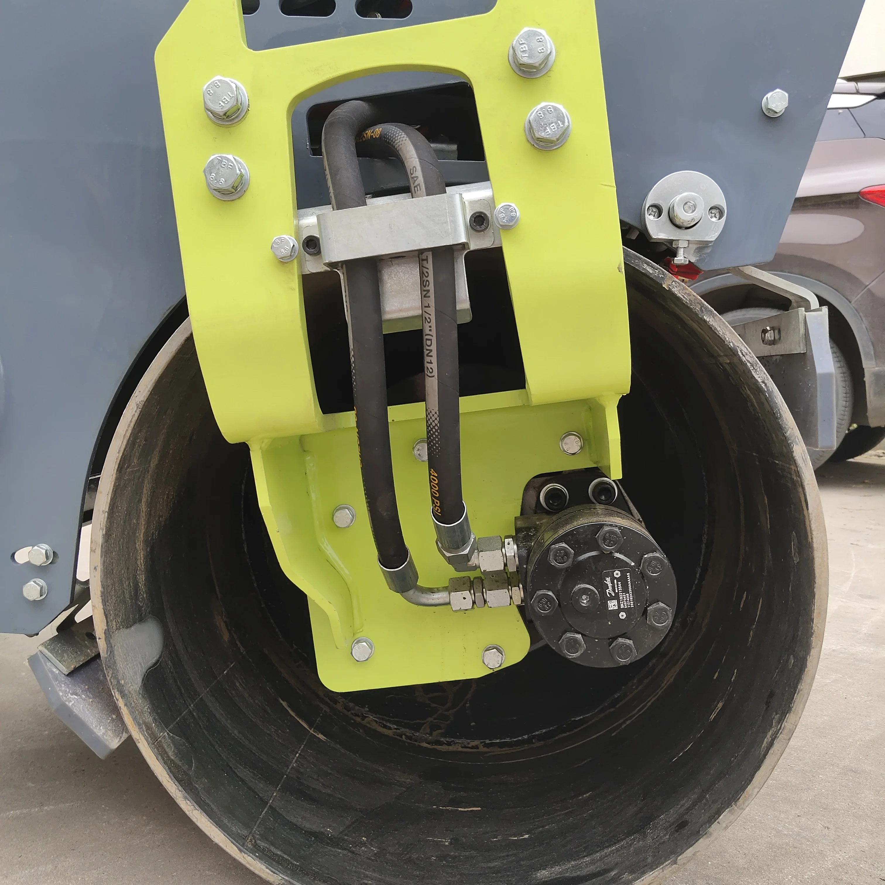 1 طن مفصلية مزدوجة طبلة الطريق الأسطوانة القيادة الاهتزاز الديزل إيتون محرك المحرك ركوب على لأعمال الطرق الأسفلت