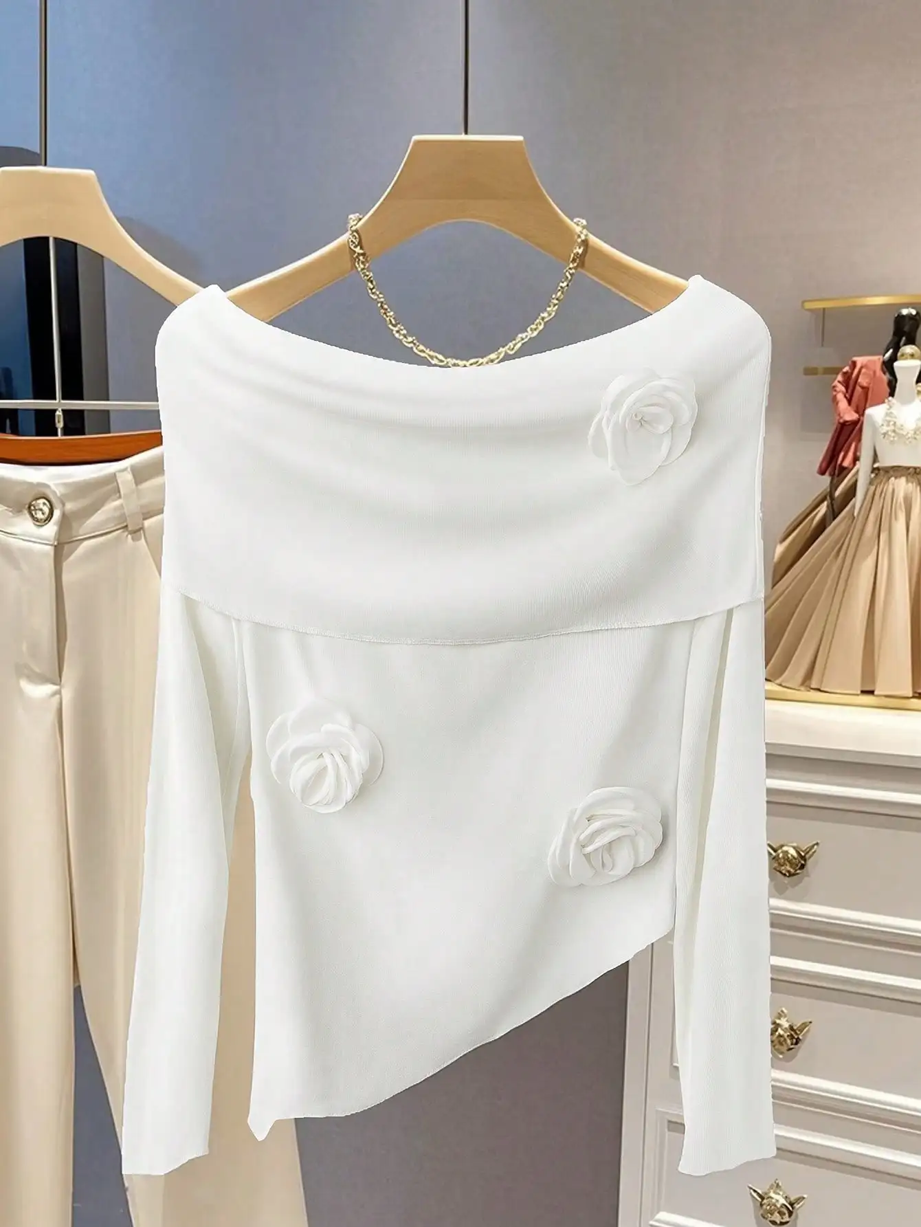 

Nice Elegant Tight One-length Collar Irregular Long Sleeve Three-dimensional Flower Rice Apricot Autumn And Winter Women's T-shi
