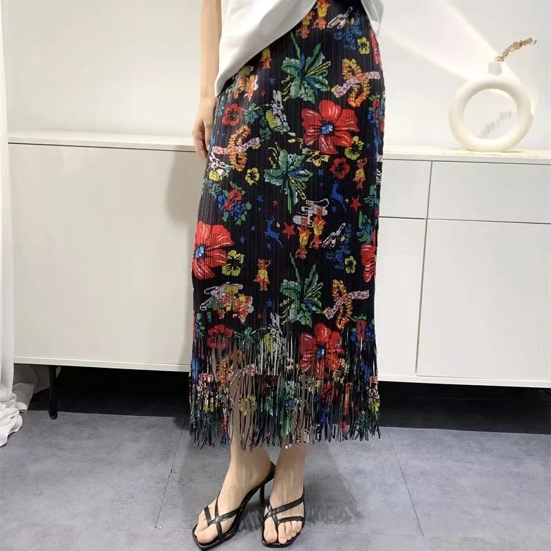 

Women Summer Floral Print Beach Skirt with High Waist Elastic Waistband Pleats and Side Split Perfect for Vacation and Str