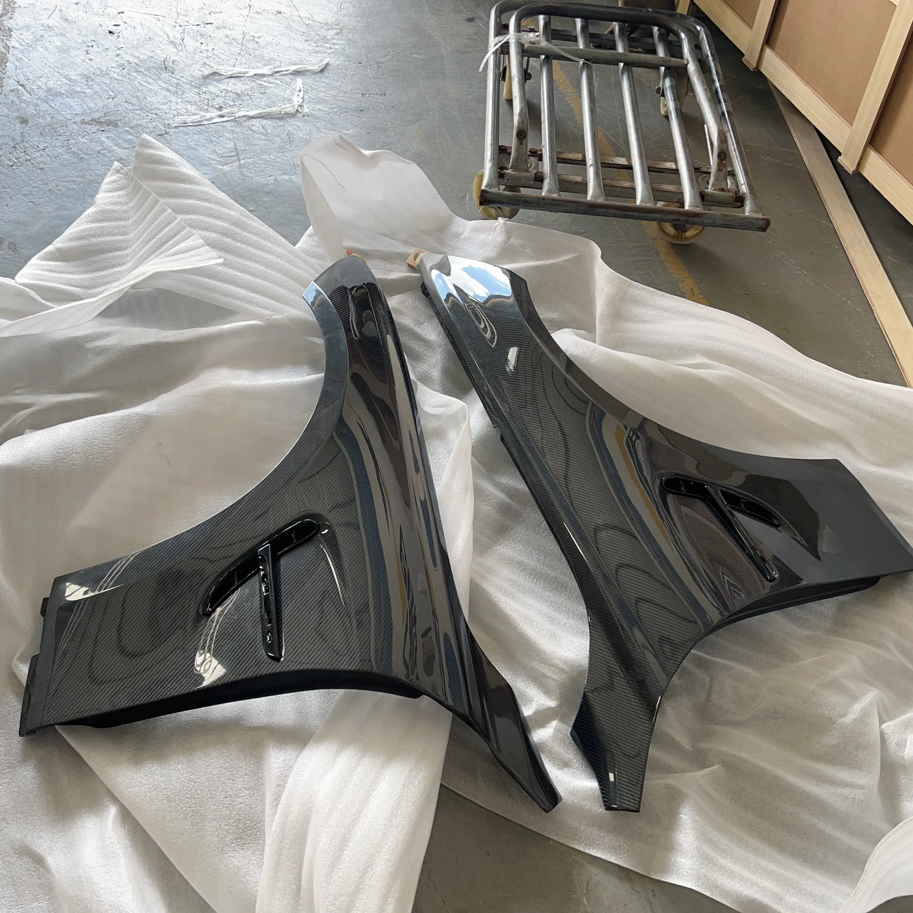 Good Carbon Fiber Fender for BMW F30 2013-2019 High Quality Fender Classic Auto Parts